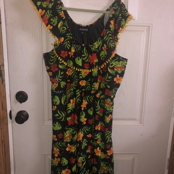 Sourpuss Plus Size Tropical Print Dress - Picture 1 of 4
